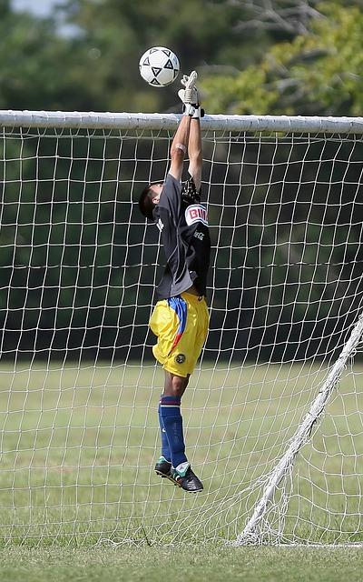 邮报评近5年曼联引援：姆伯莫居首、C罗第4，桑乔垫底