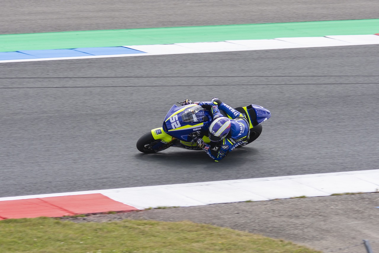 欧冠赛场精彩瞬间：巴萨2-1战胜拜仁,